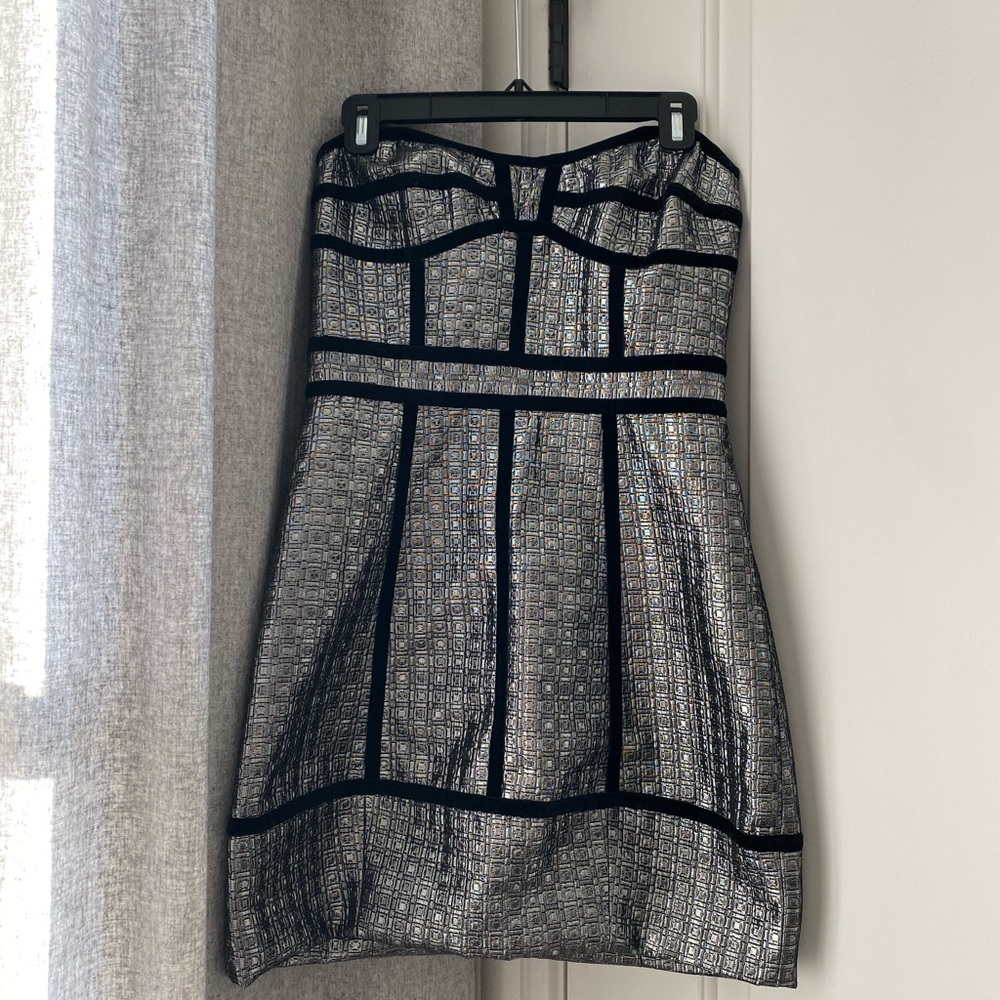 Silver Mini Dress Laundry Shelli Segal Size 6